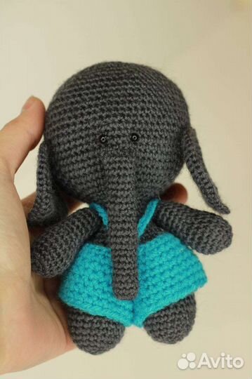 Вязаный слоник