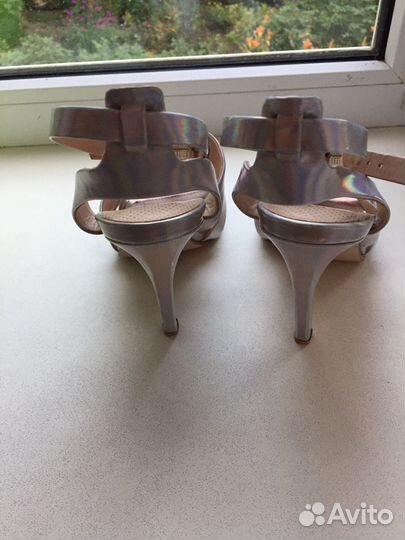 Босоножки на каблуке Paper Dolls