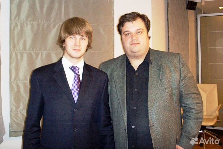 Синхронный переводчик, диктор, лектор