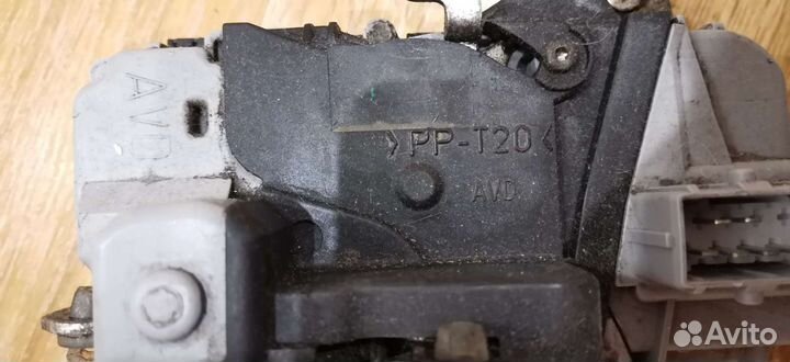 Замок двери Лада Калина