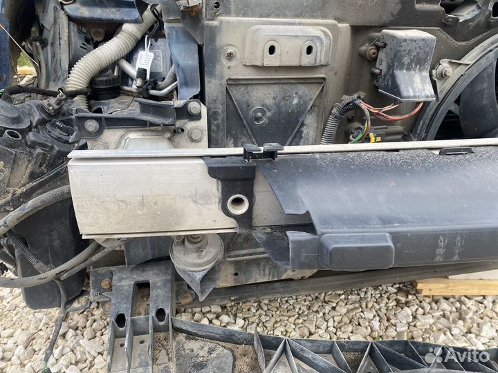 Передний усилитель бампера citroen c4 2008