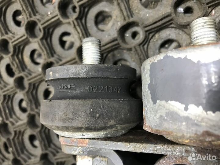 Кронштейн радиатора охлаждения Daf XF105