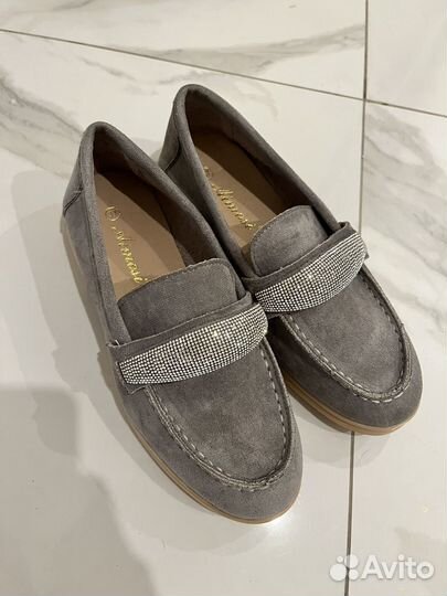 Продам новые лоферы 36