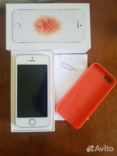 Телефон iPhone SE 2016
