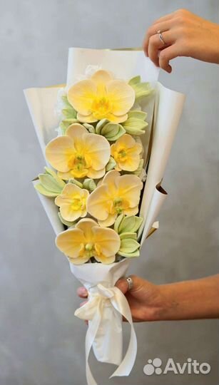 Шоколадные букеты и наборы