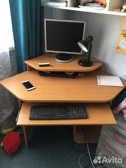 Компьютерный стол