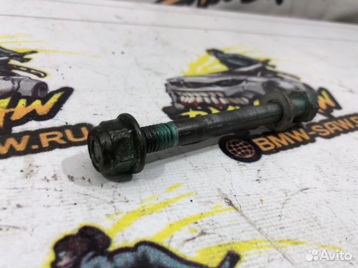 Болт Audi A4 B6 avant AMB 2004