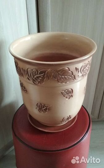 Глиняный цветочный горшок