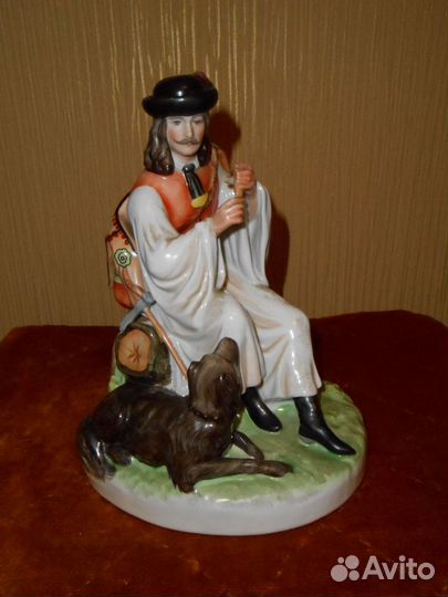 Статуэтка фарфоровая жолнаи Zsolnay Венгрия Европа