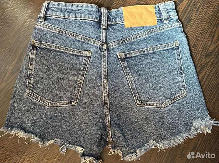 Джинсовые шорты zara 36