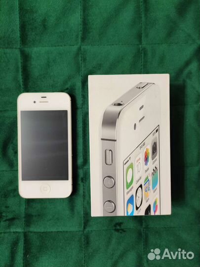 Телефон iPhone 4s белый