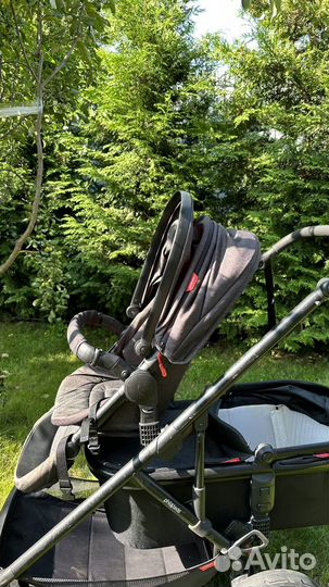 Коляска для погодок Phil and Teds Voyager