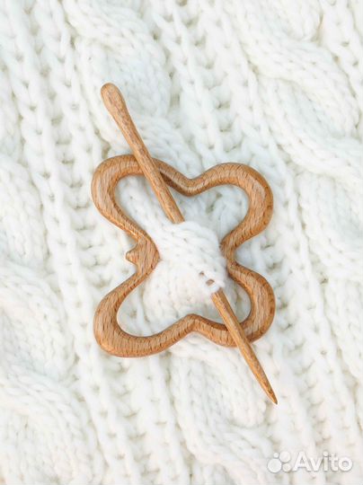 Заколка брошь-фибула деревянная