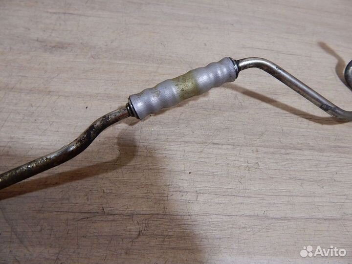 Трубка подачи масла в турбину Opel Zafira A Y20DTH