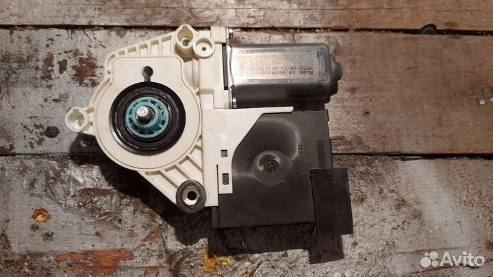 Мотор стеклоподъёмника VAG передний правый