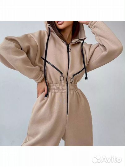 Комбинезон на весну женский новый