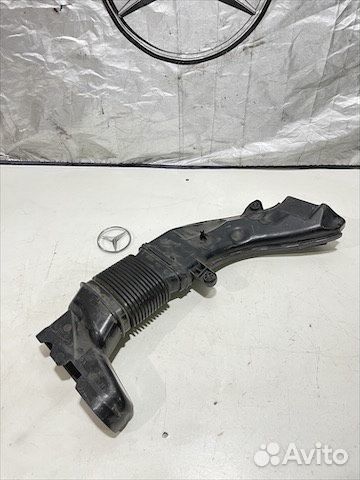 Патрубок воздушного фильтра левый Мерседес М276