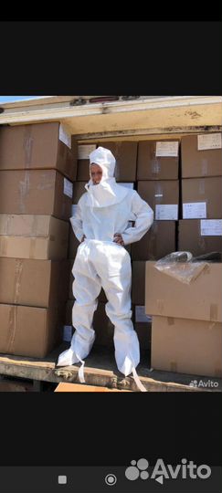 Защитный костюм одноразовый
