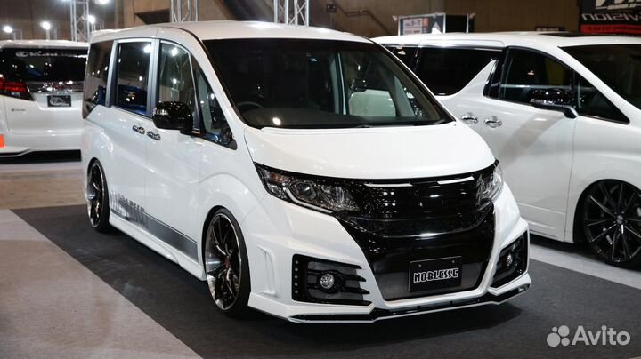 Решетка радиатора Honda stepwgn Noblesse