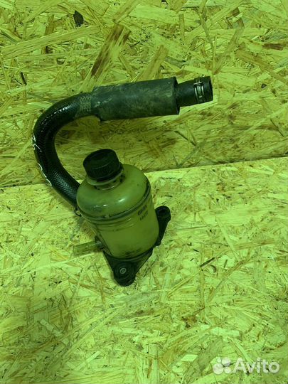 Бачок гура Mazda 626 GE