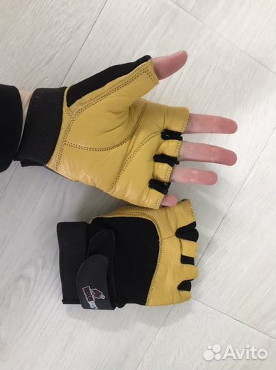 Спортивные перчатки Bison