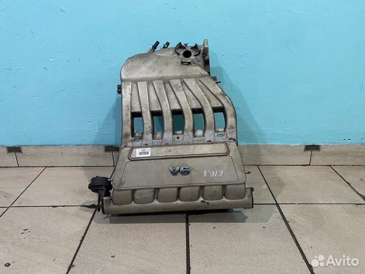 Впускной коллектор Volkswagen Touareg