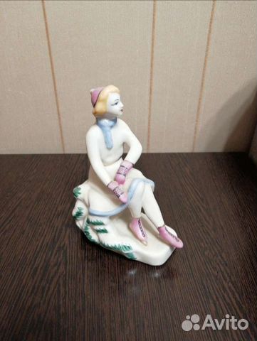 Статуэтка фарфор