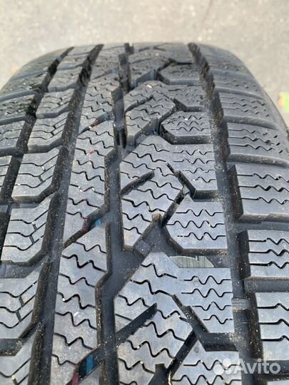 R17 Kumho I'Zen RV Asymmetric 225/65, PCD 5x114.3 DIA 60.1