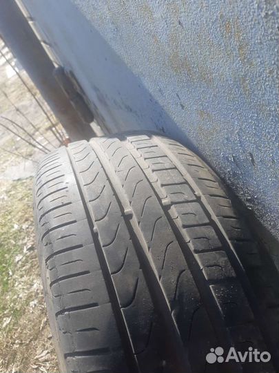 Pirelli Cinturato P7 215/45 R18