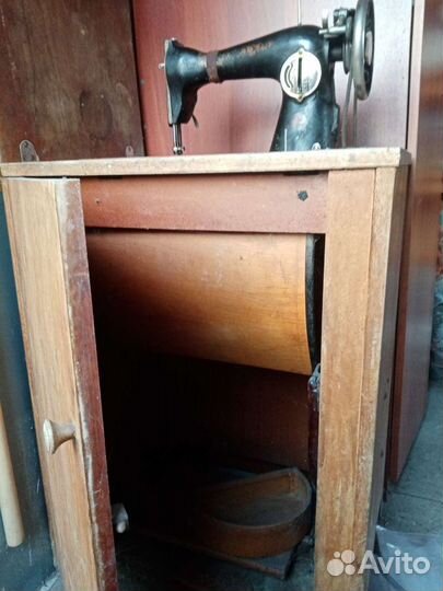 Машинка швейная