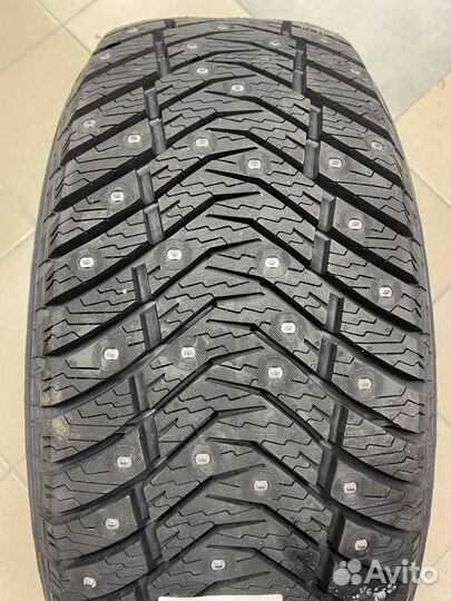 Yokohama Ice Guard IG65 215/55 R16 97T