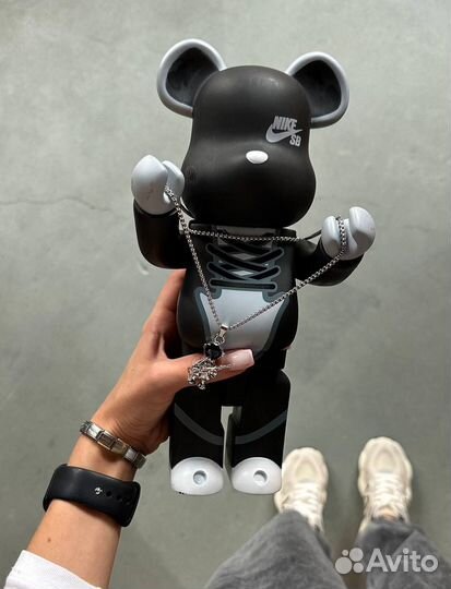 Медведь bearbrick