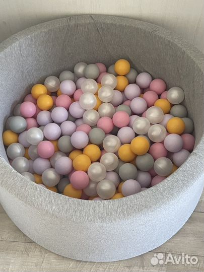 Детский сухой бассейн с шариками