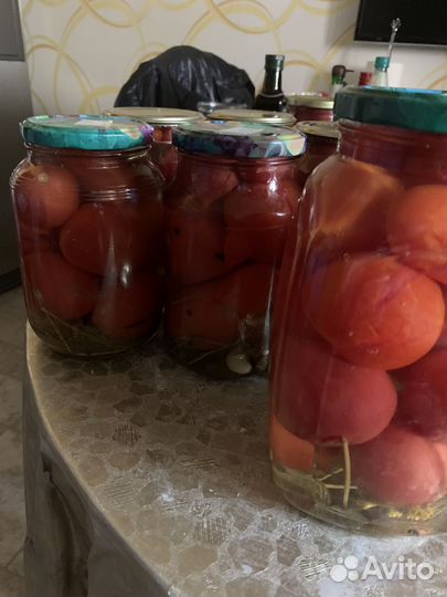 Сок томатный,огурцы марин.,томаты вяленые,марин