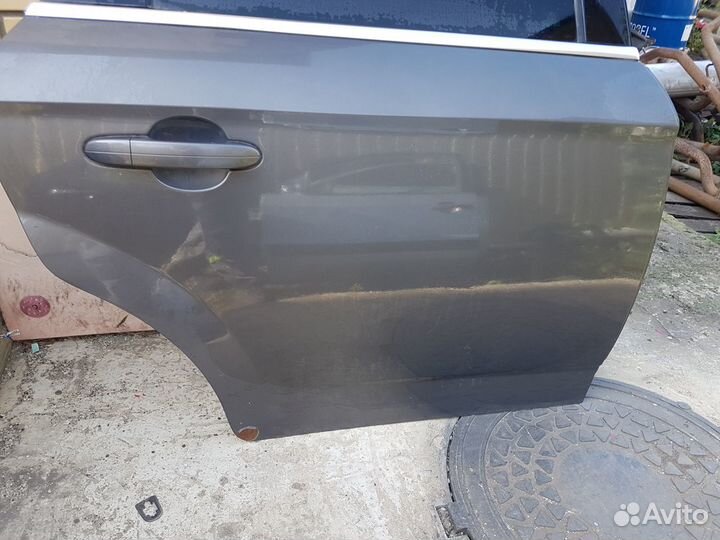 Задняя правая дверь на форд мондео 4