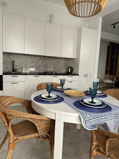 3-к. квартира, 100 м², 1/3 эт.