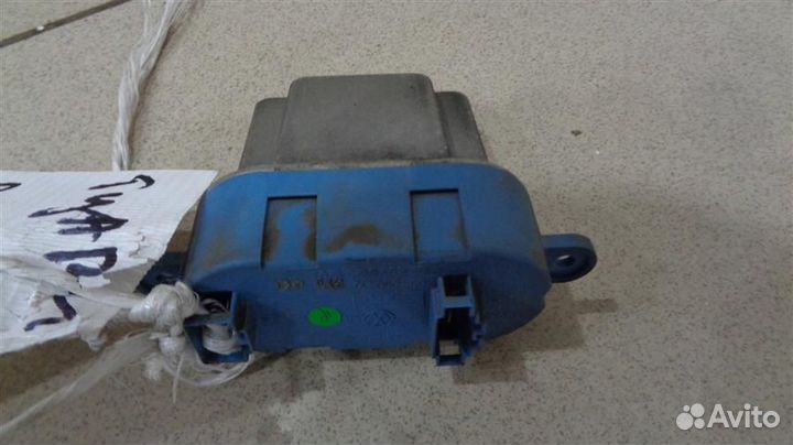 Резистор отопителя Volkswagen Touareg 2002-2010