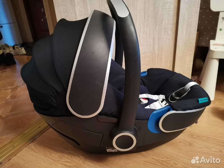 Автокресло GB