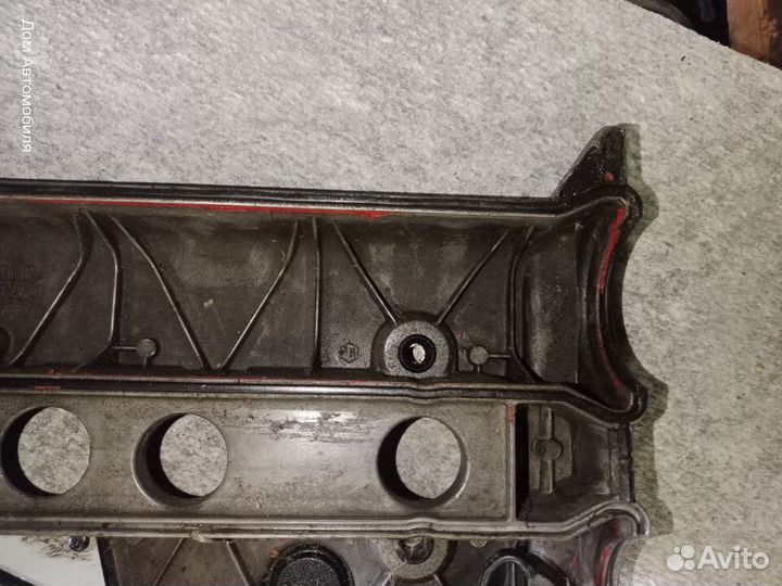 Клапанная крышка Ford Focus 1.6