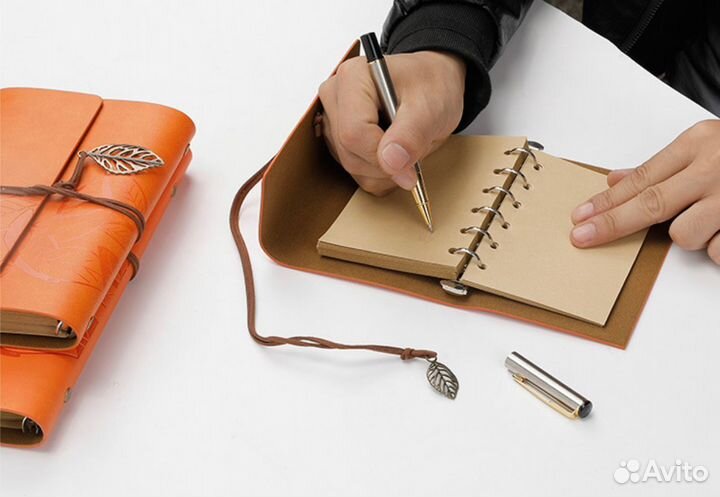 Блокнот ежедневник в кожаной обложке