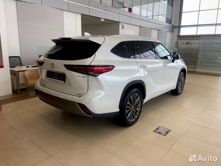 Toyota Highlander 2.0 AT, 2023