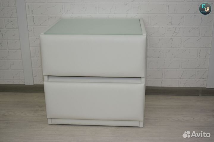 Тумба прикроватная