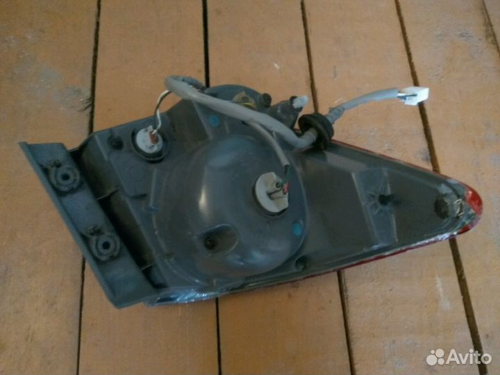 Фонарь задний правый наружний