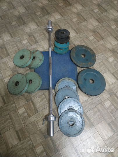 Штанги (115 кг и 97 кг) и стойки-брусья