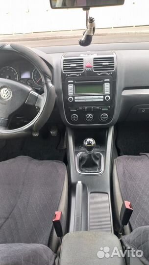 Volkswagen Jetta 1.6 МТ, 2006, битый, 230 000 км