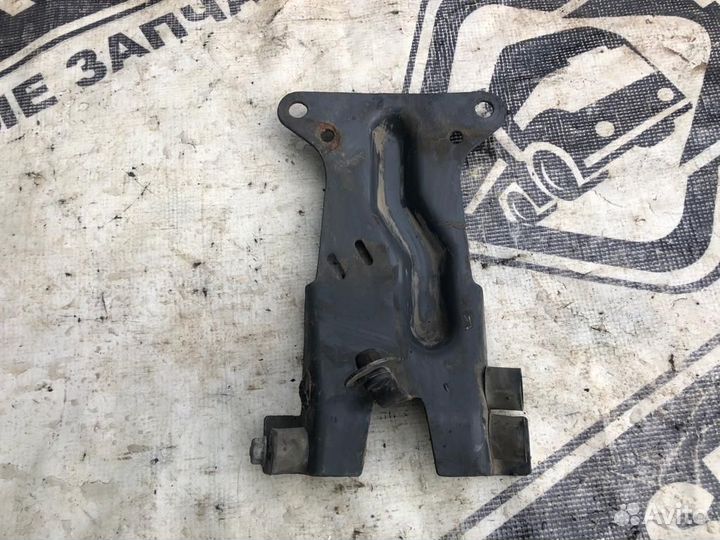 1522440 Кронштейн крепления электроразъема Scania