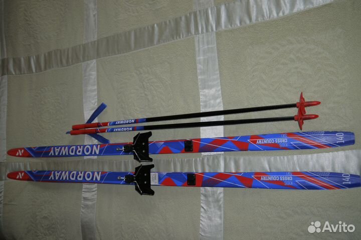 Лыжи беговые детские 140 см