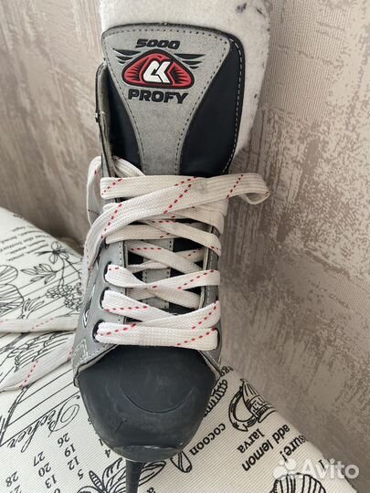 Коньки хоккейные