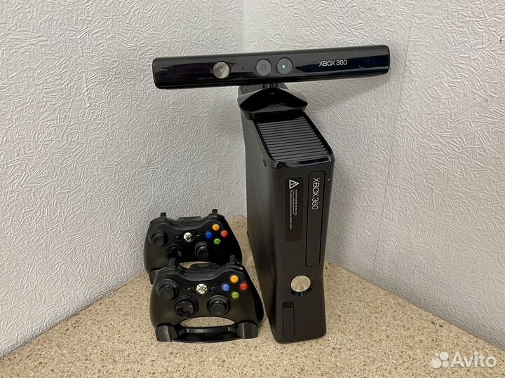 Прошитый Xbox 360 Slim (игры, 2 геймпада, кинект)