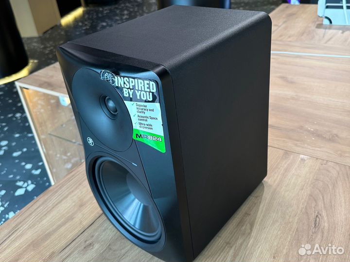 Mackie MR824 Студийный монитор